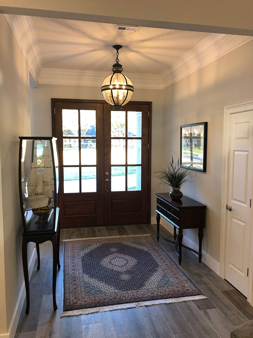 Residential remodel - foyer: Pace Island